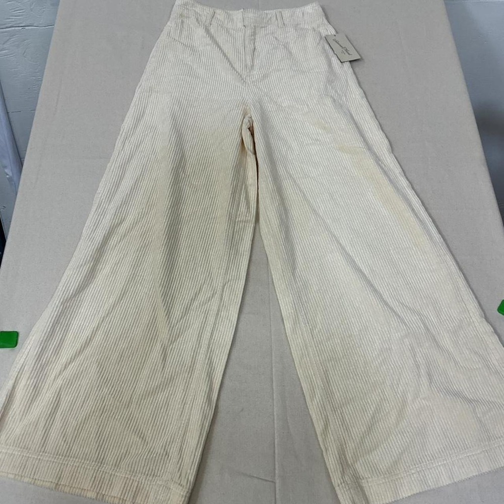 Cream‎ corduroy wide leg pants